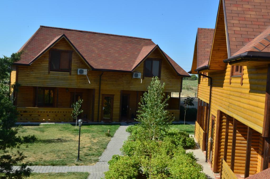 Panska Hata Hotell Nyzhnya Khortytsya Exteriör bild