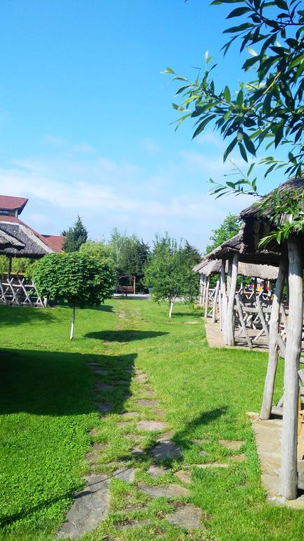 Panska Hata Hotell Nyzhnya Khortytsya Exteriör bild